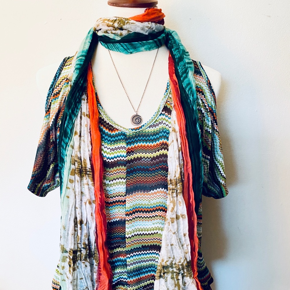 Daytrip Cold Shoulder Multicolor ZigZag Design Top